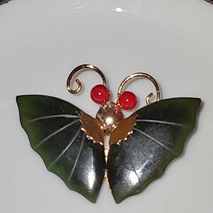 🗝Vintage Jade Butterfly Brooch with Coral Eyes